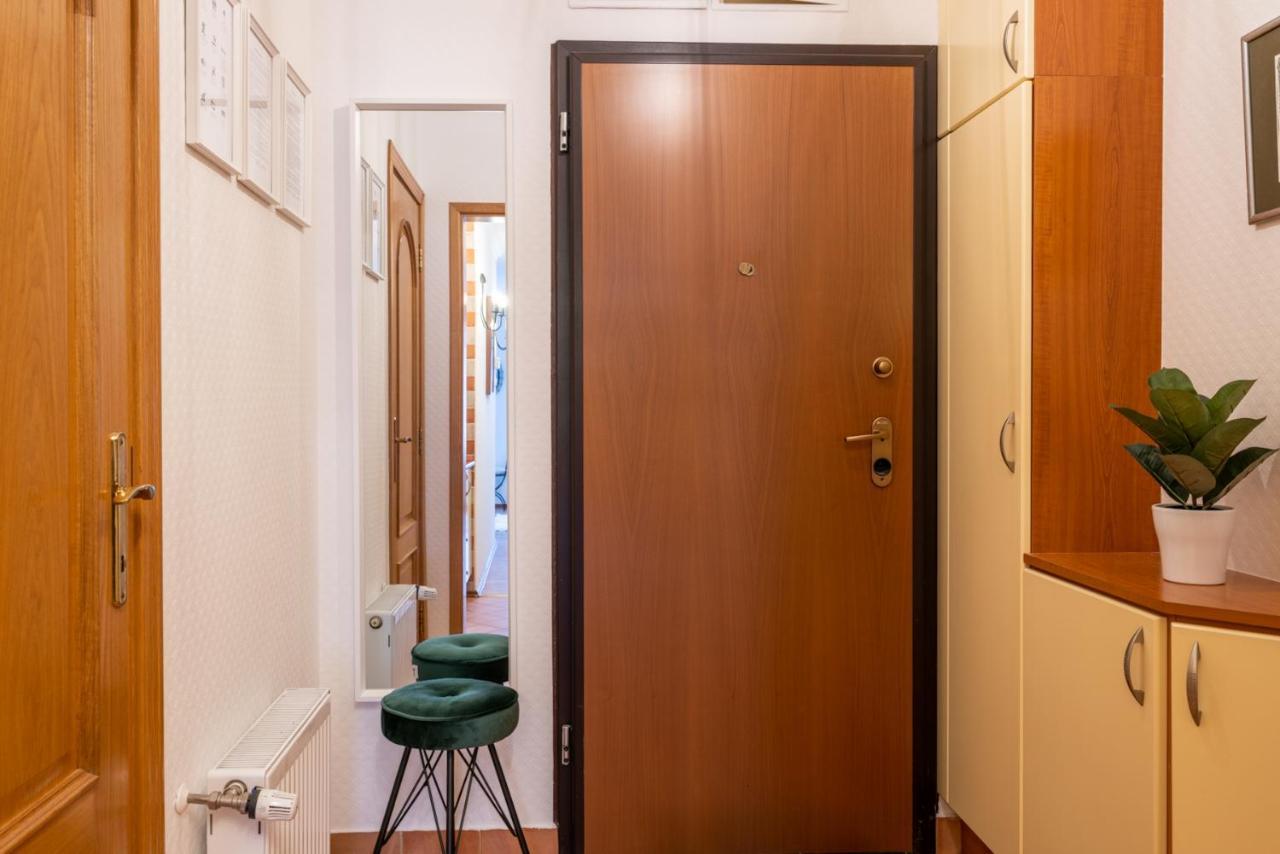 Romantic Studio Secret Garden Budapest Extérieur photo