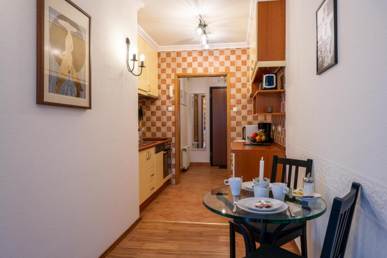 Romantic Studio Secret Garden Budapest Extérieur photo